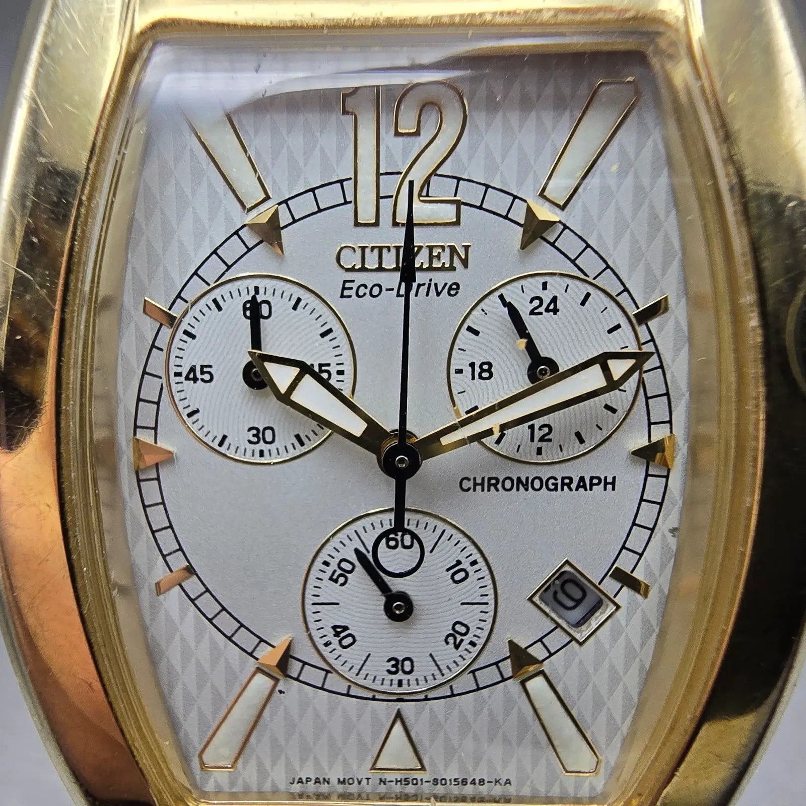 Citizen Eco-Drive Chronograph Watch Men 31mm Gray Dial Gold Tone Date Runs1