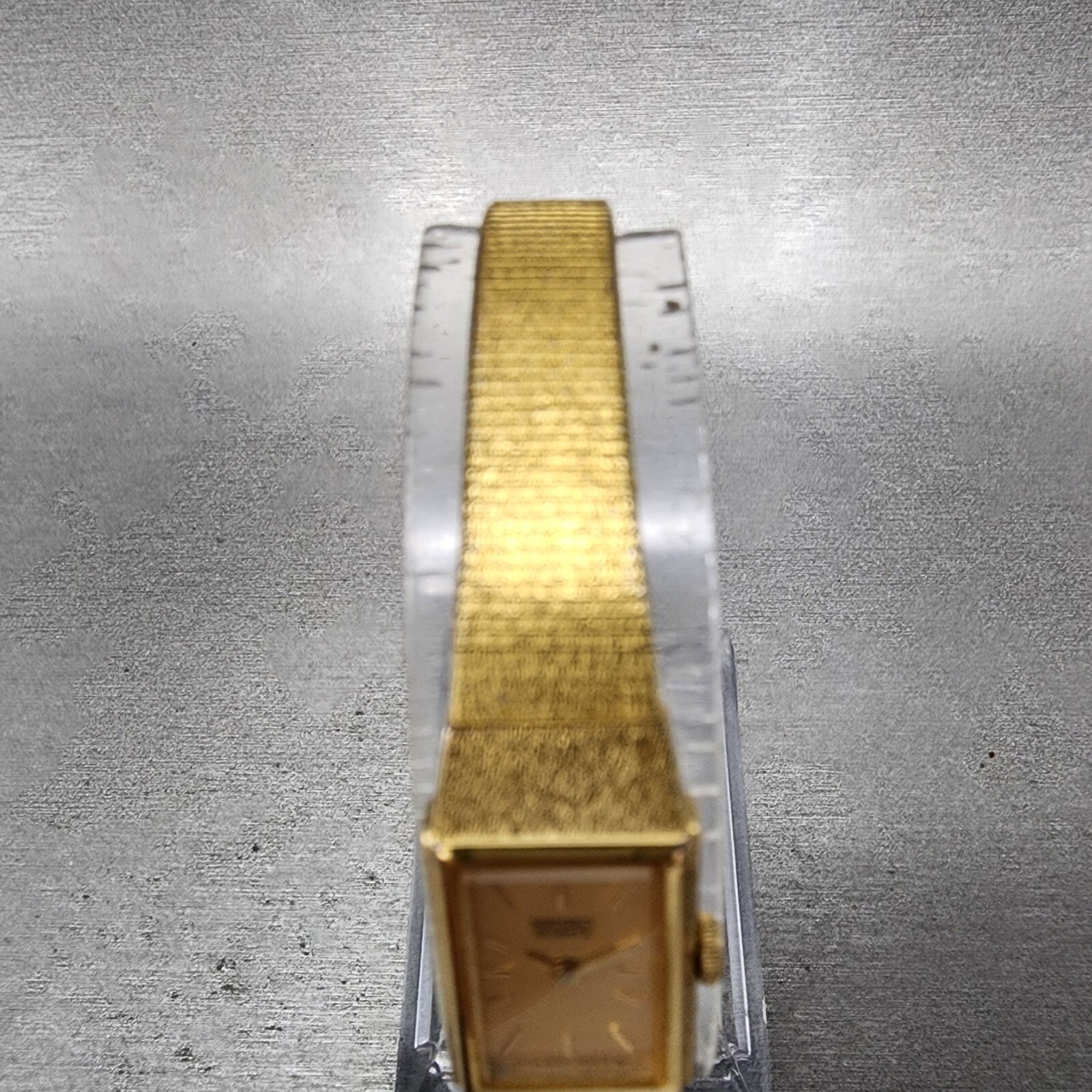 Seiko Tank Watch Women 12mm Gold Dial Gold Tone Rectangle 2E206479 New Battery4