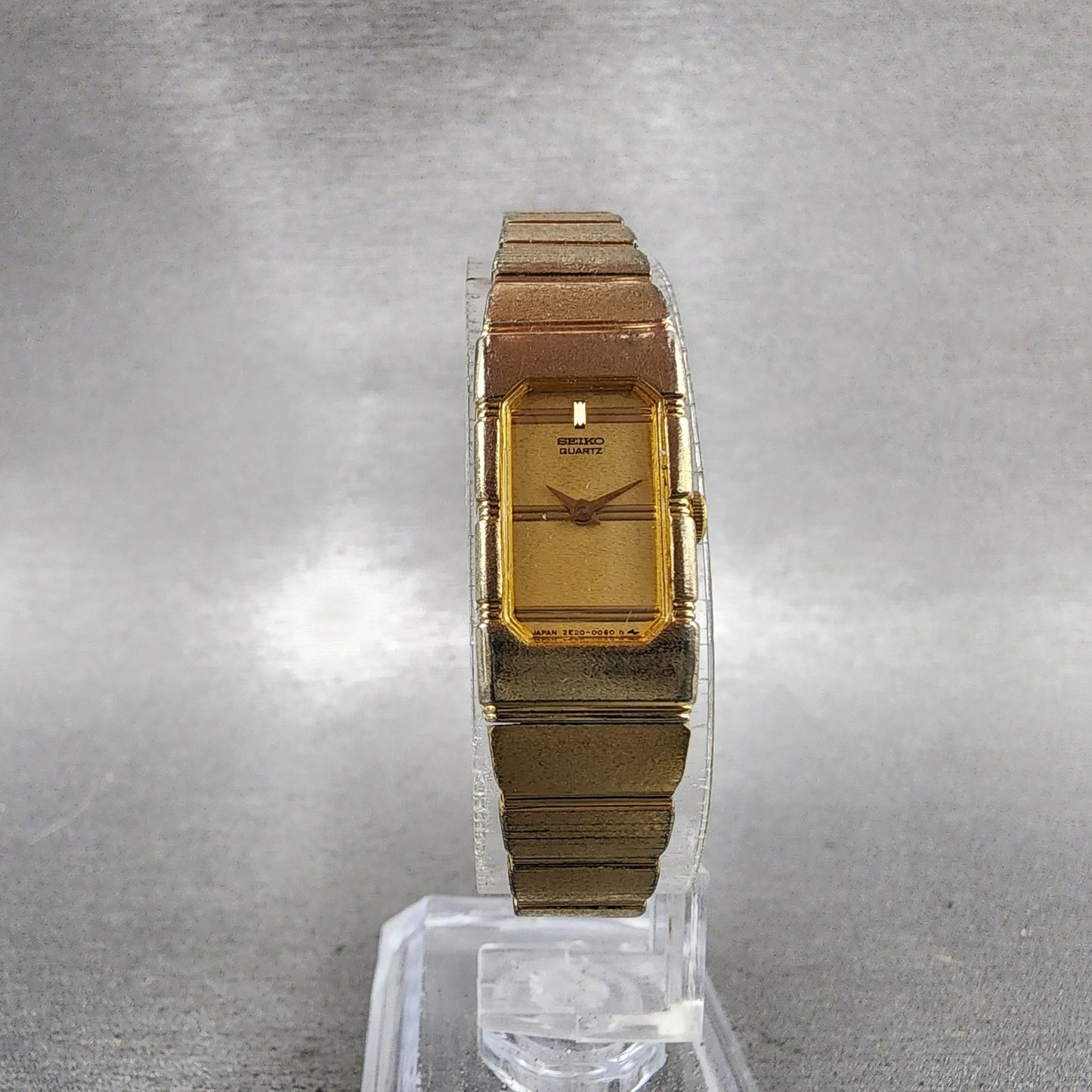 Seiko Tank Watch Women 13mm Champagne Dial Gold Tone 2e205030 New Battery5