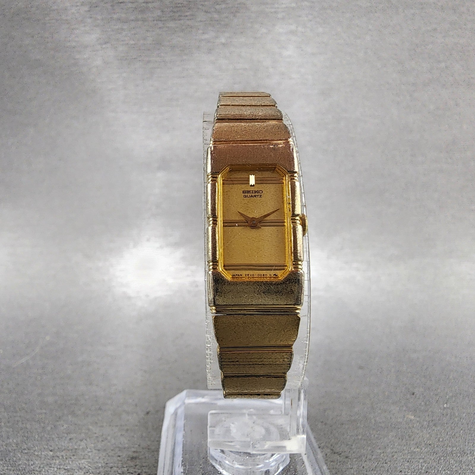 Seiko Tank Watch Women 13mm Champagne Dial Gold Tone 2e205030 New Battery5