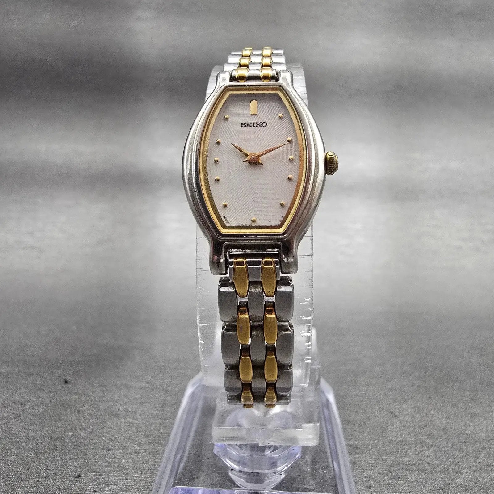 Seiko Watch Women 17mm White Dial Two Tone Oval V400-5789 New Battery Vintage5