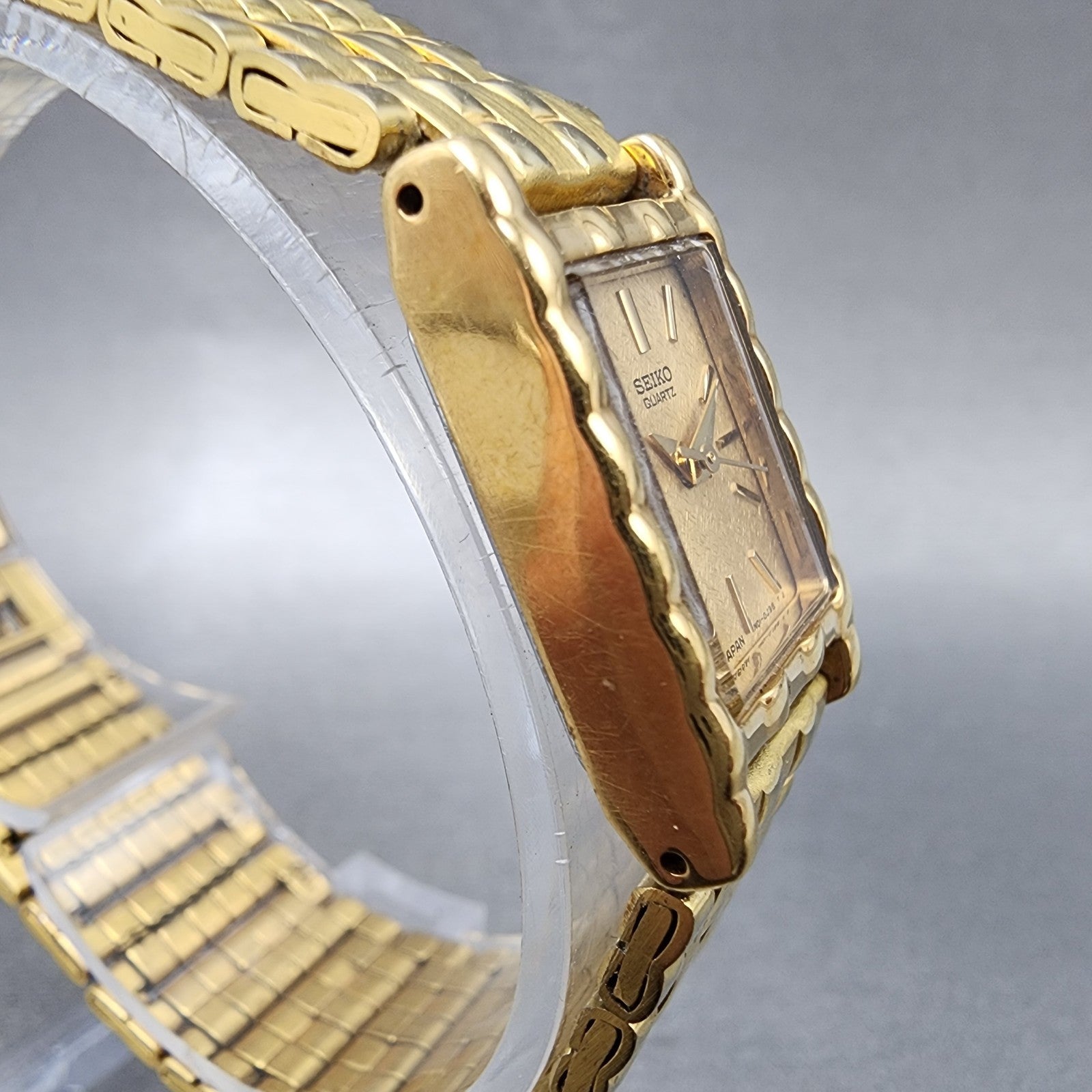 Seiko Tank Watch Women 16mm Gold Dial Gold Tone Rectangle 1N015A69 New Battery3