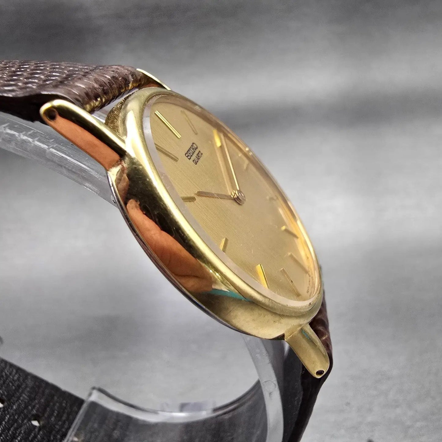 Seiko Watch Men 32mm Gold Dial Gold Tone Round 5Y30-7009 New Battery Vintage3