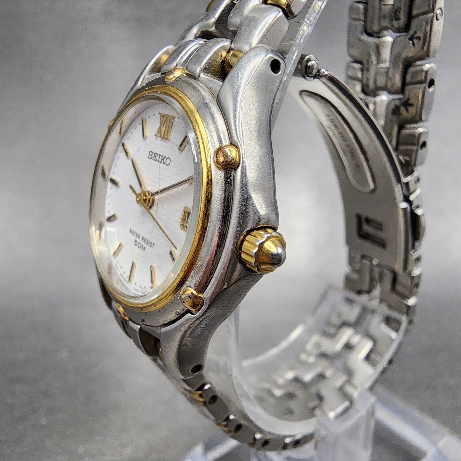 Seiko Watch Women 26mm White Dial Two Tone Date Round 7n820599 New Battery B4562
