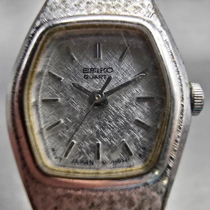 Seiko Watch Women 16mm Silver Dial Silver Tone Oval 4N01-5021 New Battery VTG1