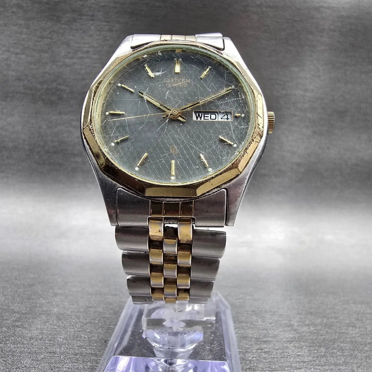 Citizen CQ Watch Men 34mm Gray Dial Two Tone Daydate Round 1100-K11294 New BattL5