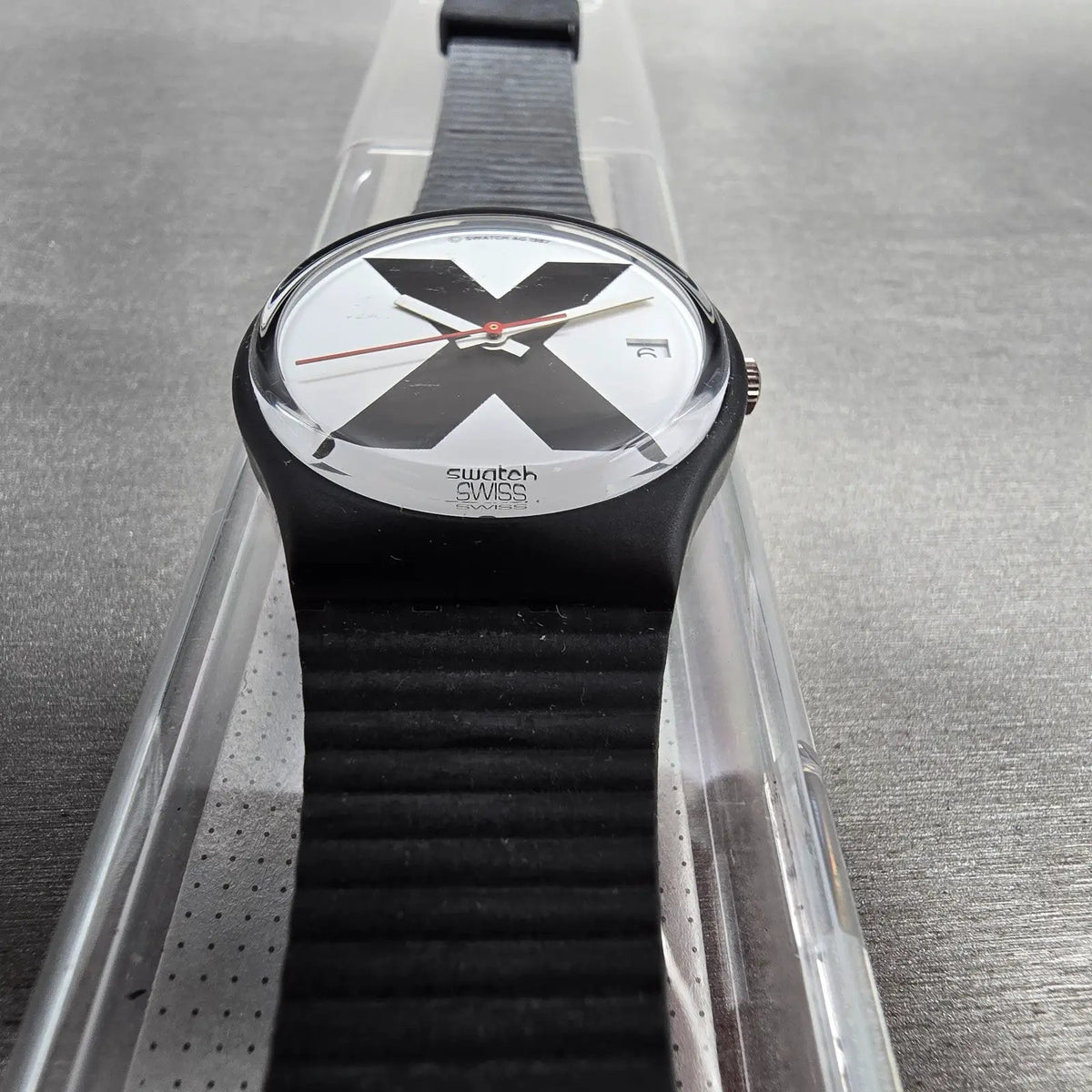 Swatch X-Rated Watch Men 34mm White Dial Black Tone Date GB406 New Battery NOS6