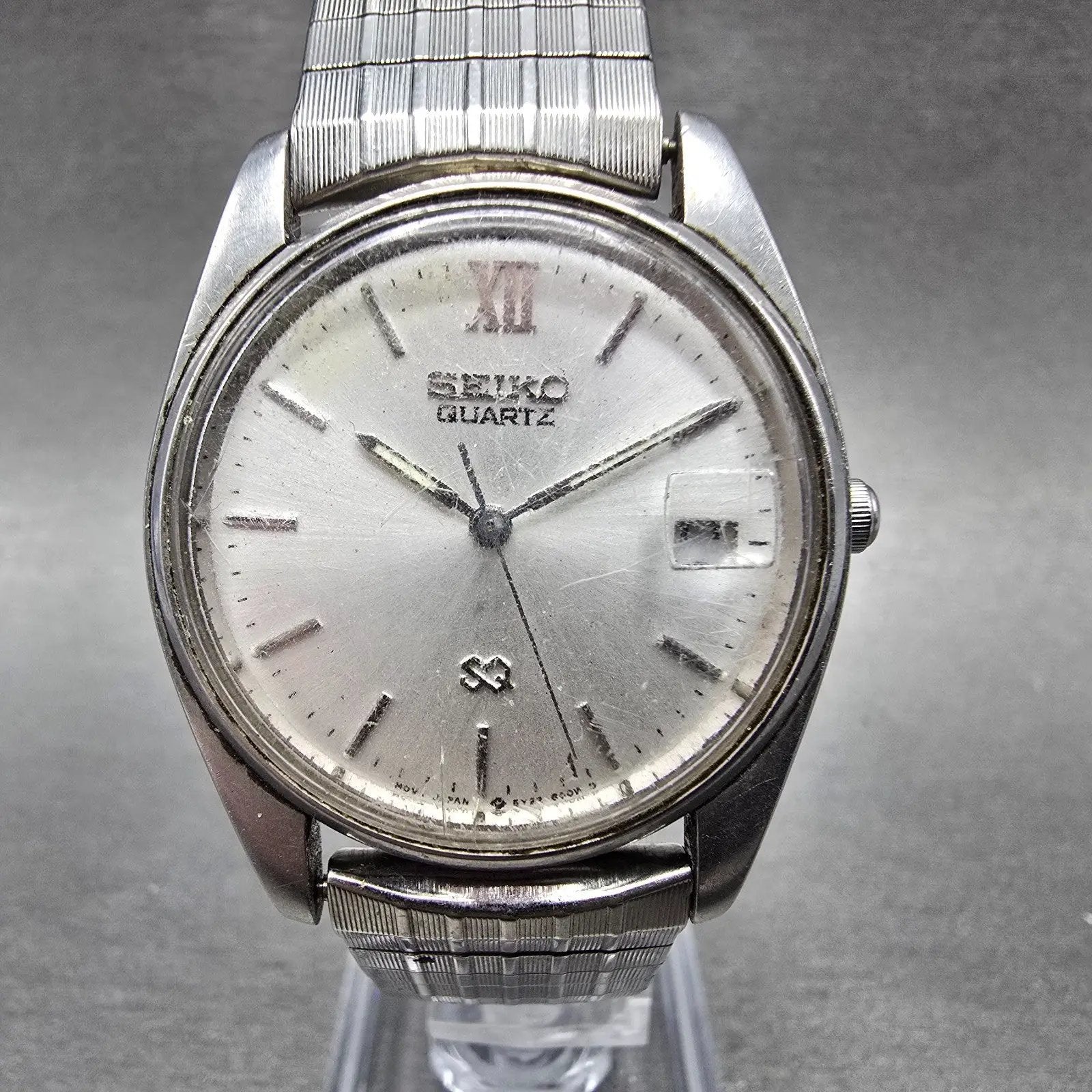 Seiko SQ Watch Men 33mm Silver Dial Silver Tone Date Round 5Y22-6000 PARTS0