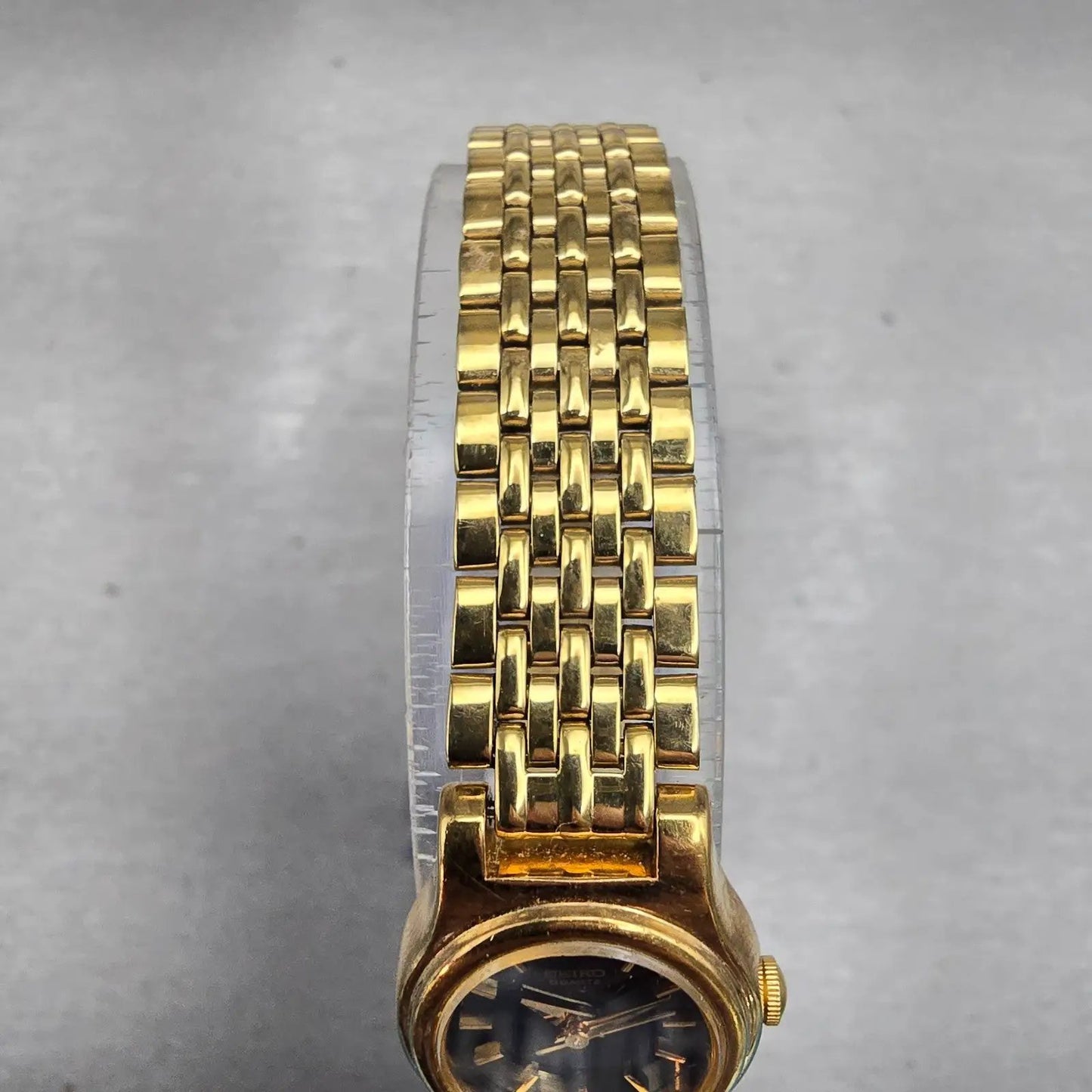 Seiko Watch Women 18mm Black Dial Gold Tone Oval V401-5109 New Battery Vintage4