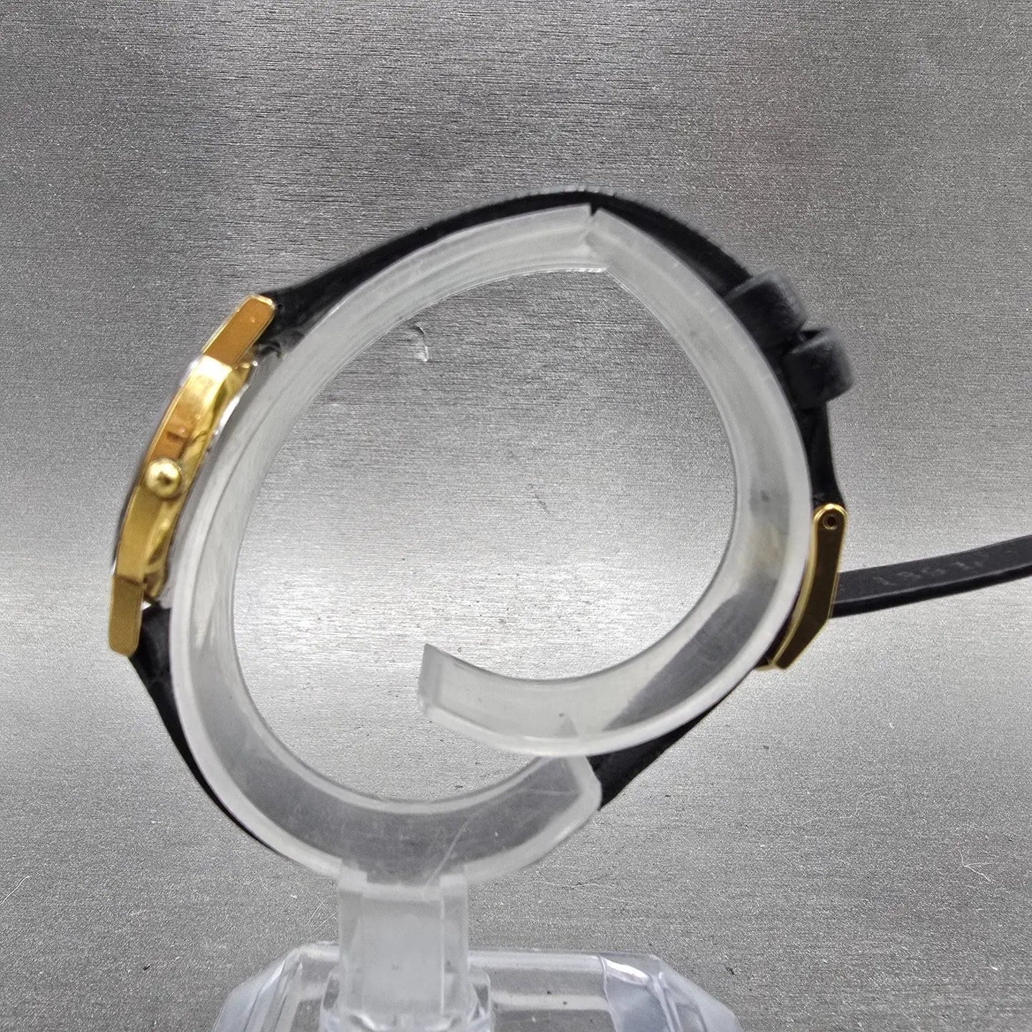 Movado Museum Watch Women 25mm Black Dial Gold Tone Round 87-24-855 New Battery6