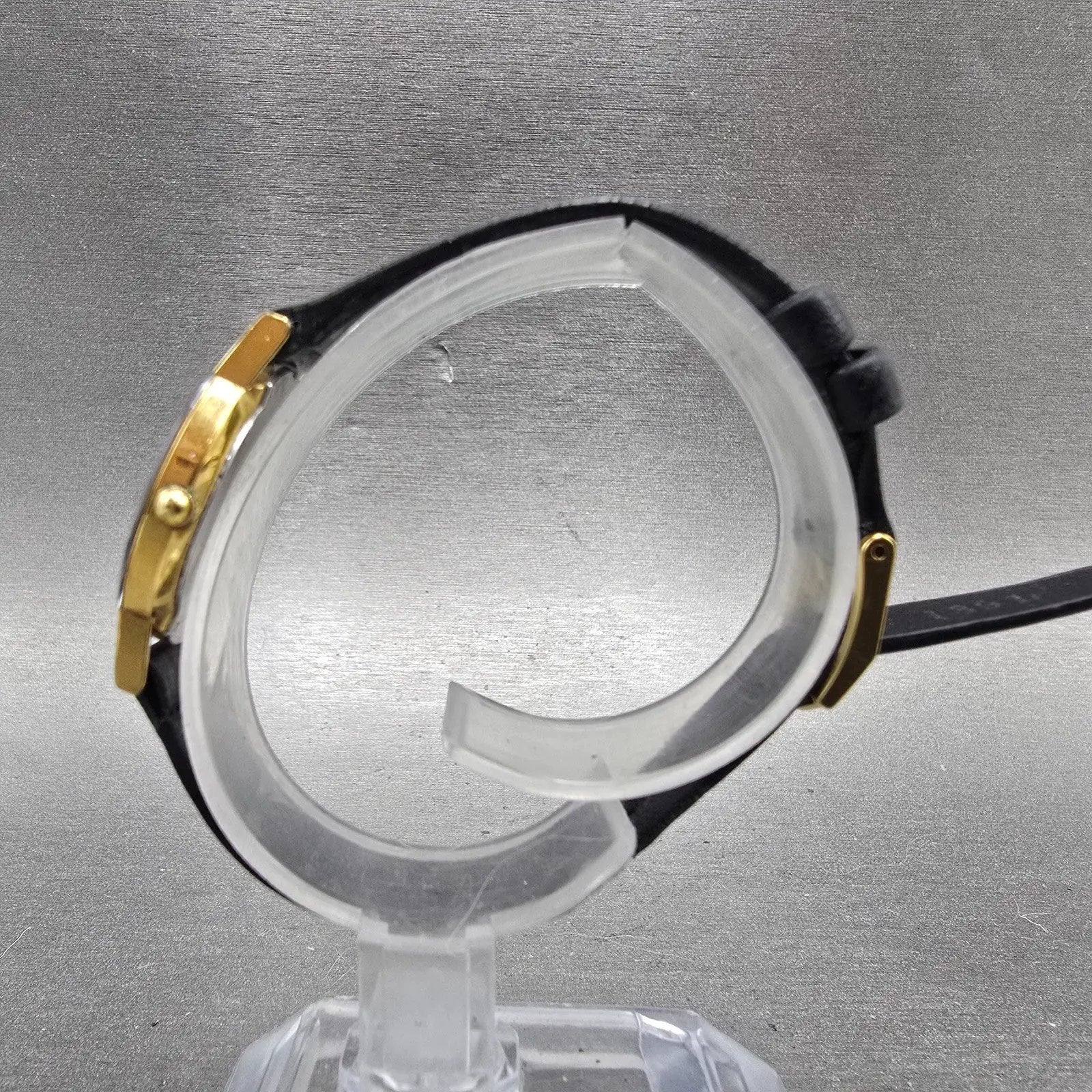 Movado Museum Watch Women 25mm Black Dial Gold Tone Round 87-24-855 New Battery6