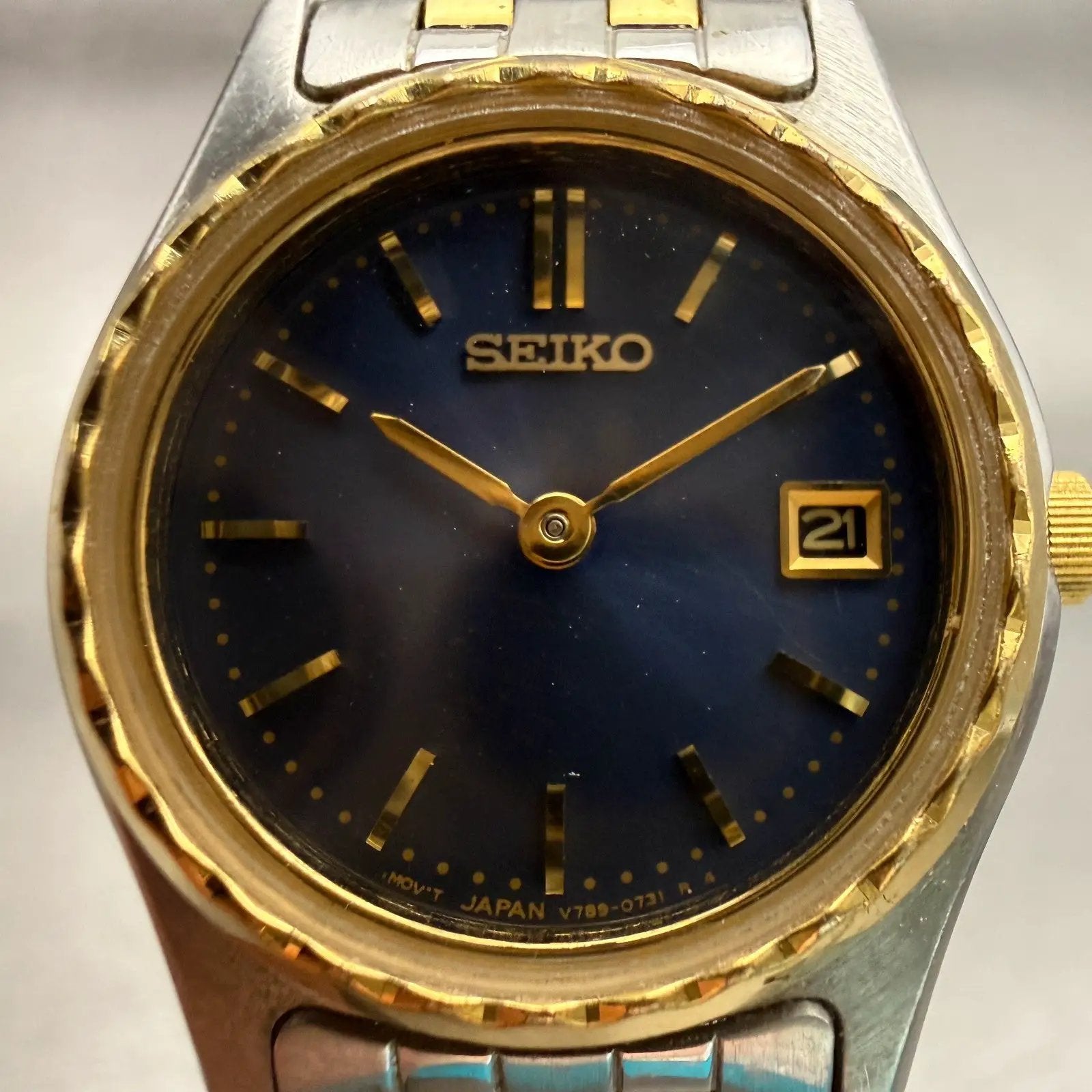 Seiko Watch Women 25mm Blue Dial Two Tone Date Round V789-0340 New Battery VTG1