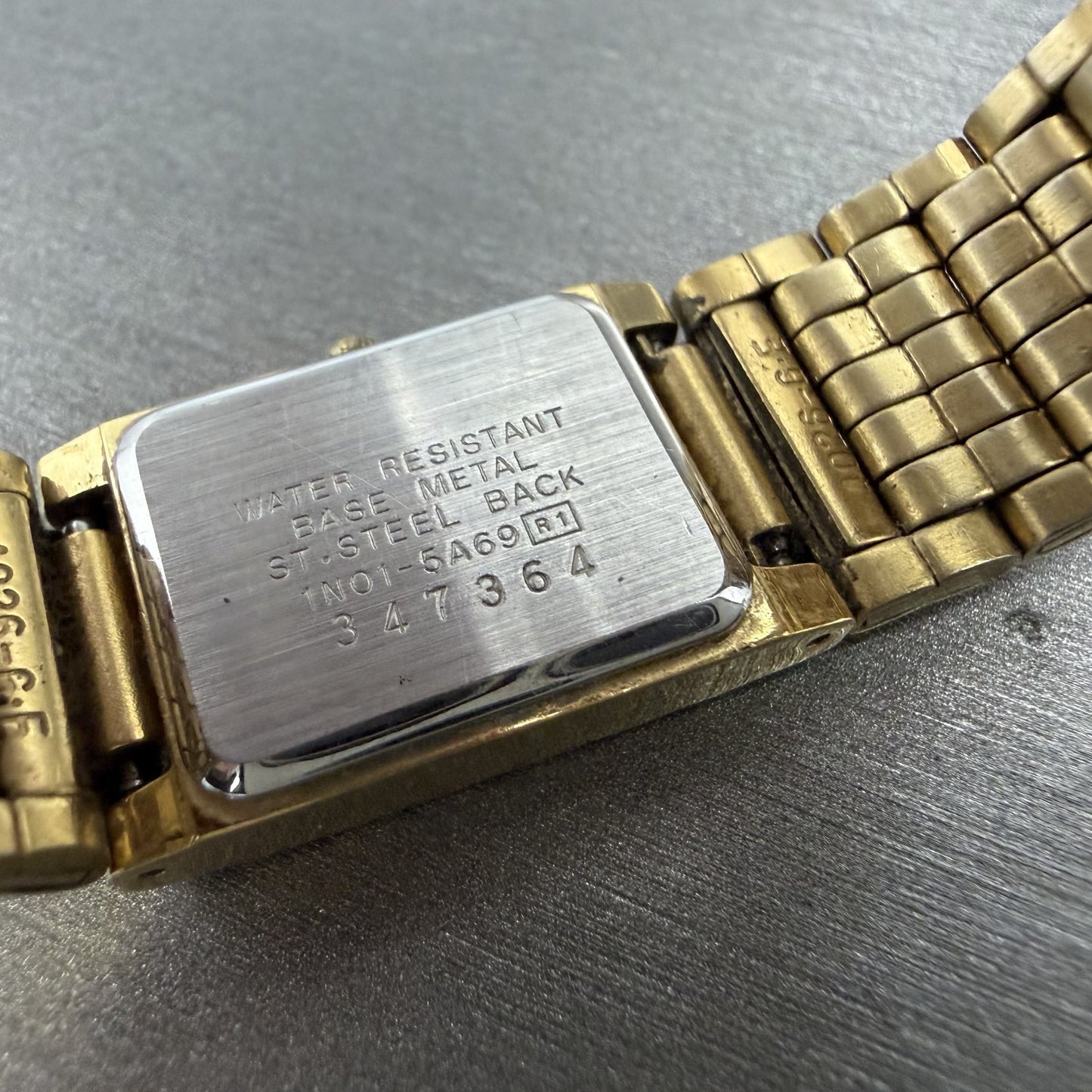 Seiko Tank Watch Women 16mm Champagne Dial Gold Tone Rectangle 1N01-5A69 New Bat9
