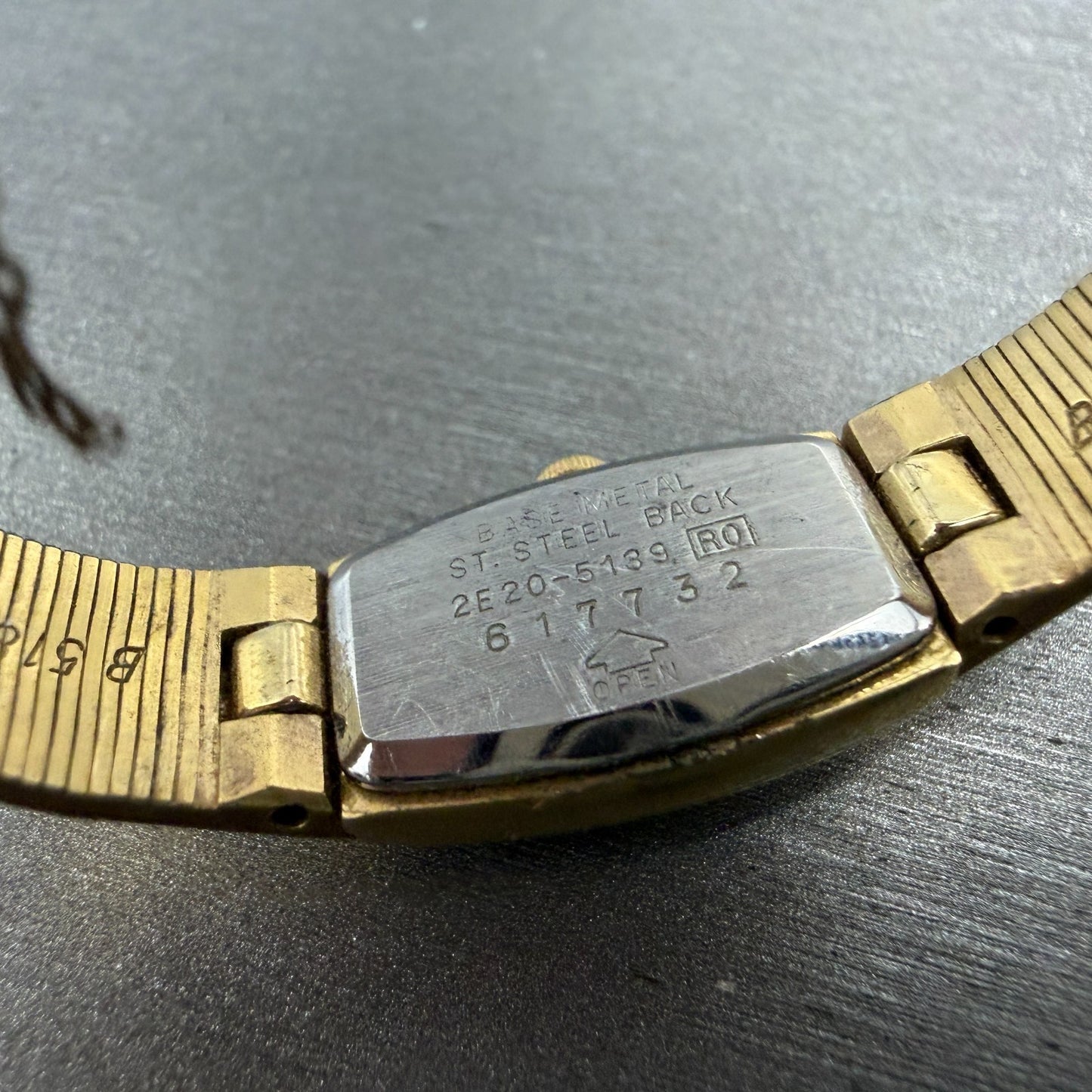Seiko Tank Watch Women 13mm Champagne Dial Gold Tone Rectangle 2e20-5139 NewBat59