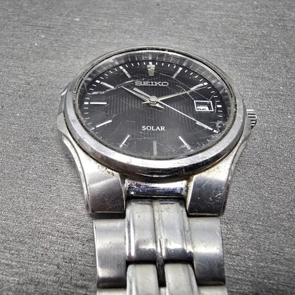 Seiko Solar Watch Men 38mm Black Dial Silver Tone Date READ!!!!!! V157-0AG0 Runs2
