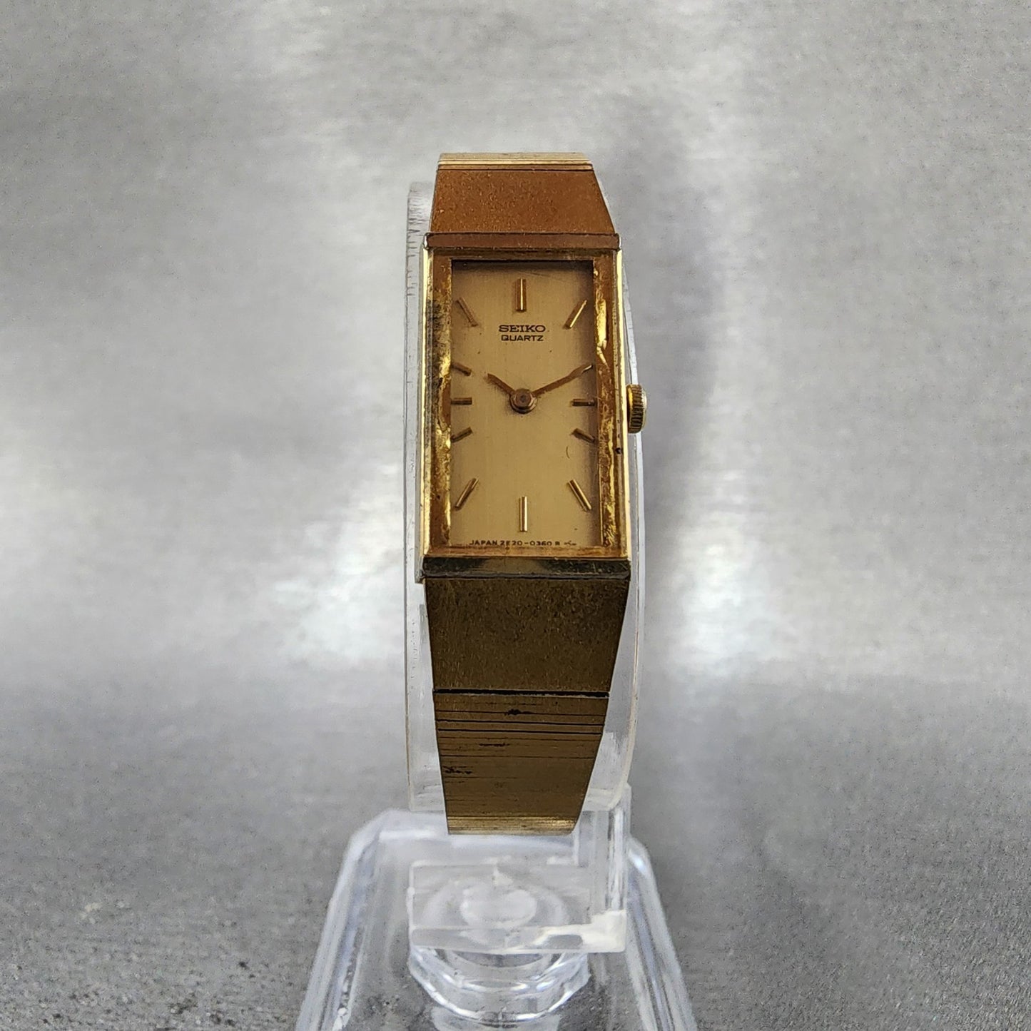 Seiko Tank Watch Women 13mm Champagne Dial Gold Tone 2e205259 New Battery5