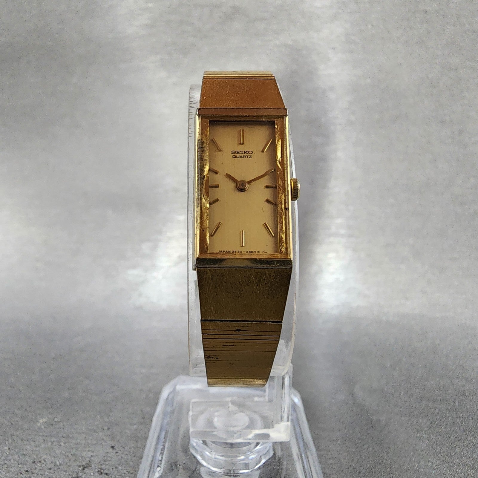 Seiko Tank Watch Women 13mm Champagne Dial Gold Tone 2e205259 New Battery5