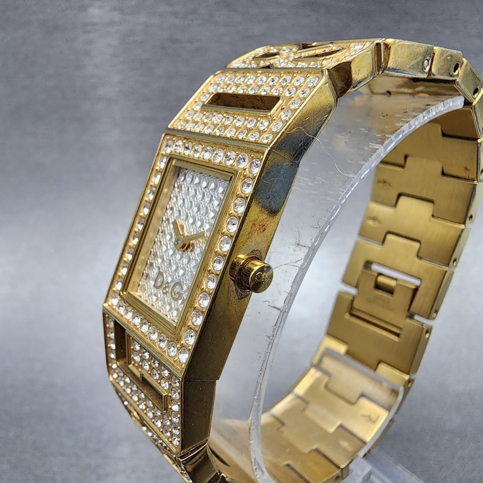 Dolce & Gabbana Tank Watch Women 17mm Silver Dial Gold Tone Rectangle New Batt2