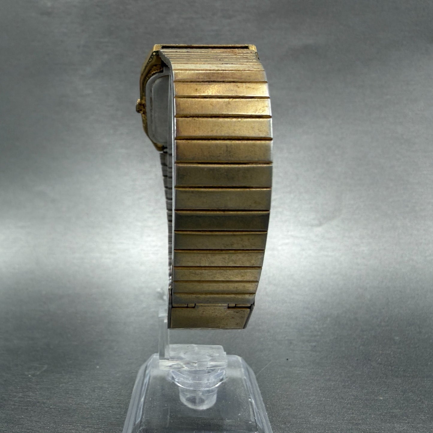 Casio MQ-518 Watch Men 30mm Champange Dial Gold Tone Rectangle Daydate New Batt7