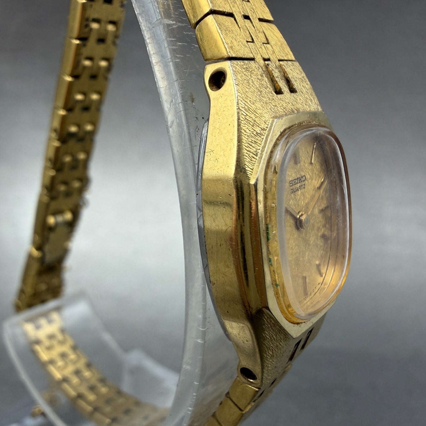 Seiko Watch Women 17mm Champagne Dial Gold Tone Rectangle 2C20-5749 New Battery23