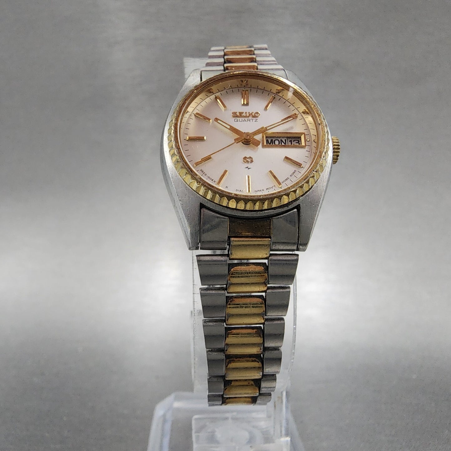 VTG Seiko SQ Watch Women 25mm White Dial Two Tone Daydate Round 85230059 NewBat6