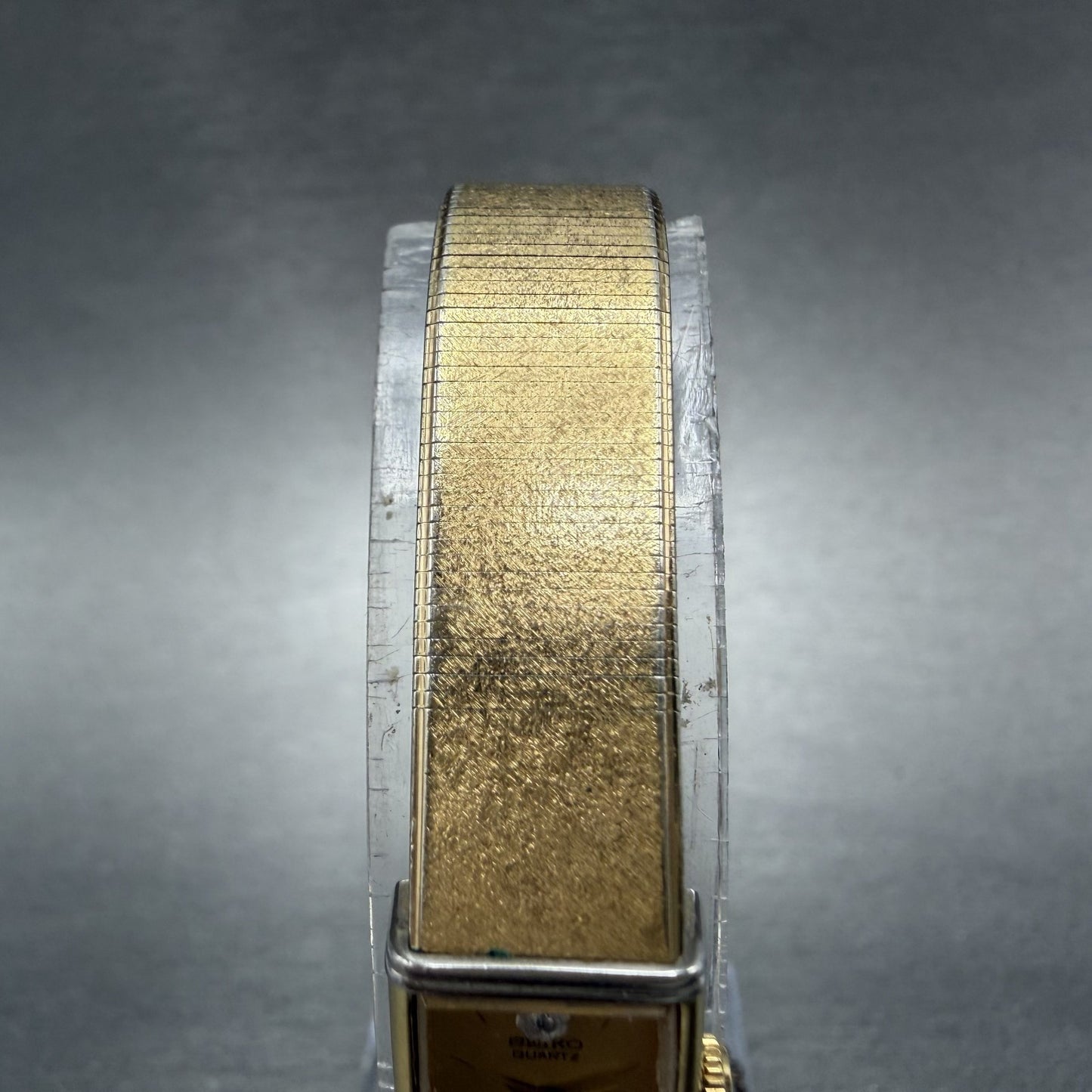 Seiko Tank Watch Women 12mm Gold Dial Gold Tone Rectangle 2E20-5409 New Batt UUK4