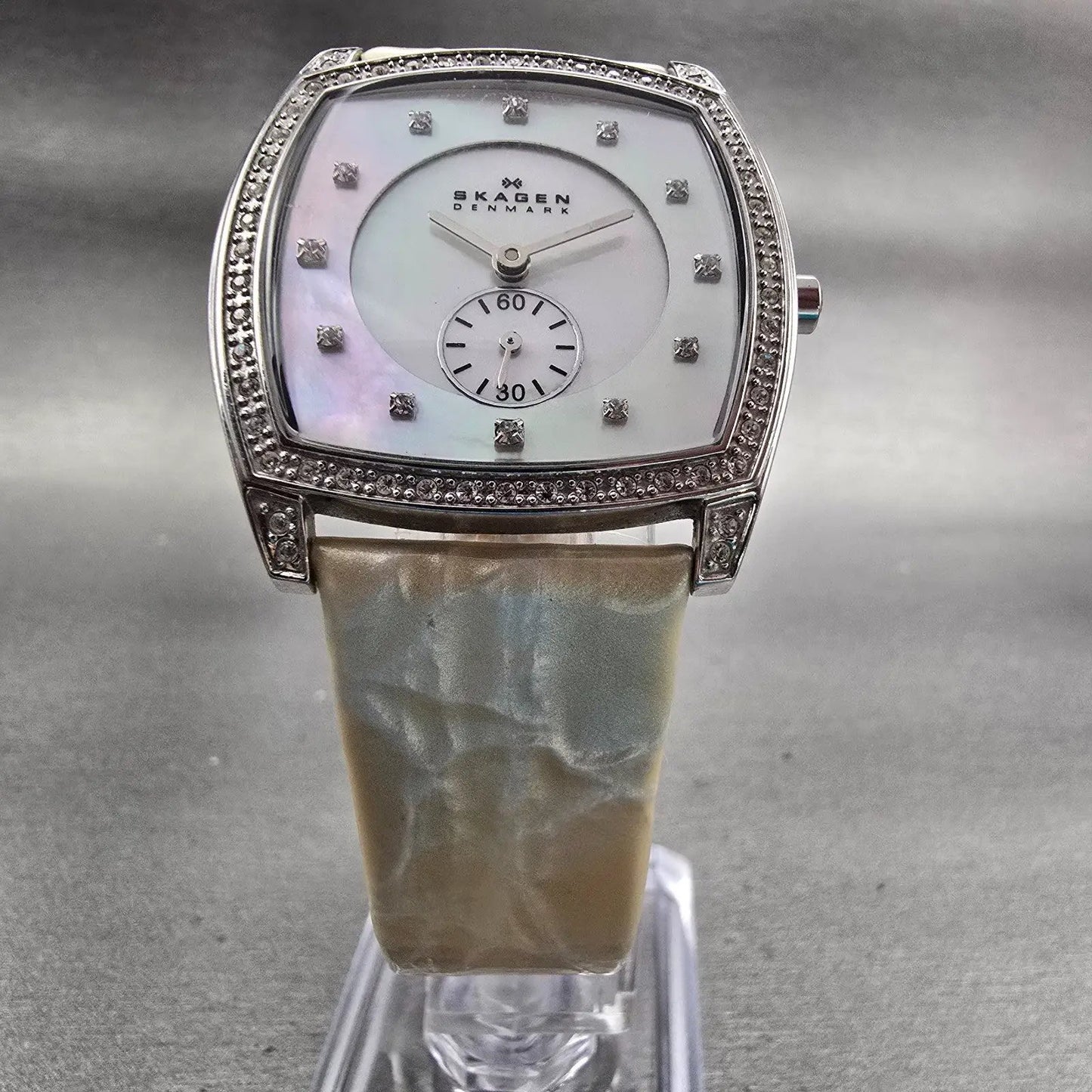 Skagen Watch Women 32mm MOP Dial Silver Tone Gemmed 961SSLW4A New Battery5