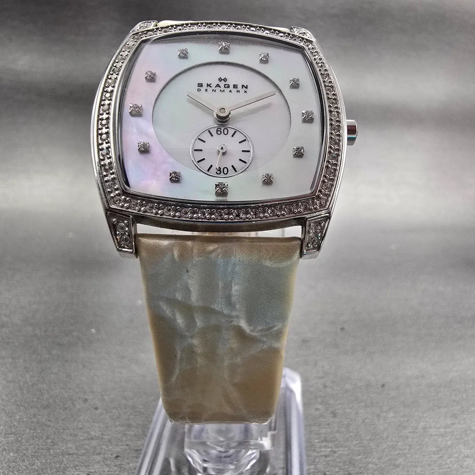 Skagen Watch Women 32mm MOP Dial Silver Tone Gemmed 961SSLW4A New Battery5