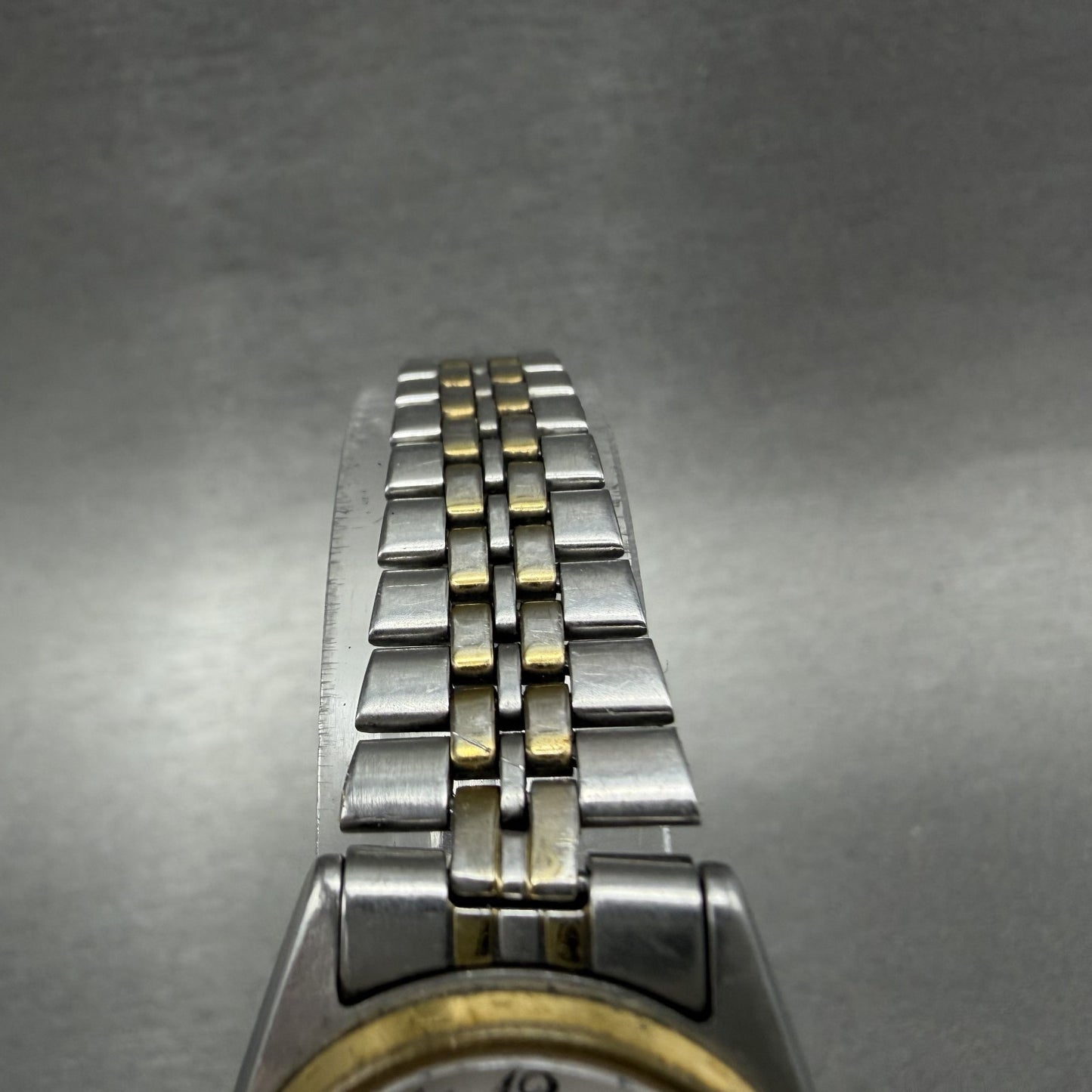 Seiko Watch Women 25mm White Dial Two Tone Daydate 7n830011 Round New BatteryBA4