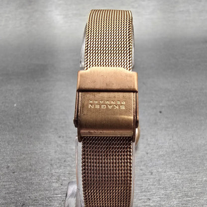Skagen Denmark Watch Women 25mm MOP Dial Gold Tone Round 107SRRD New Battery7