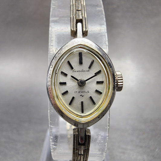 Seiko Solar Watch Women 14mm White Dial Silver Tone Round 10-8190