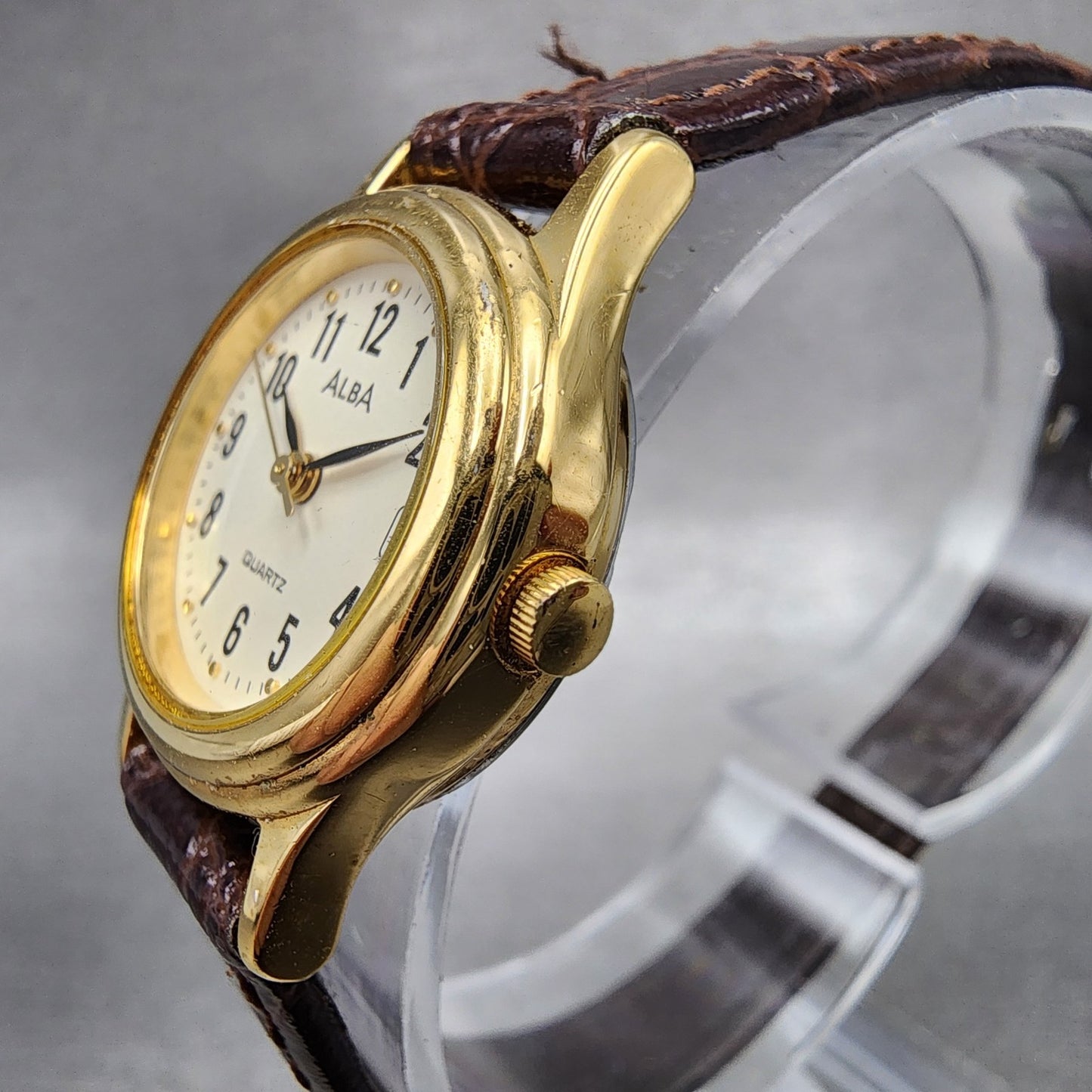 Seiko Alba Watch Women 23mm White Dial Gold Tone Date V782X104 New Battery2