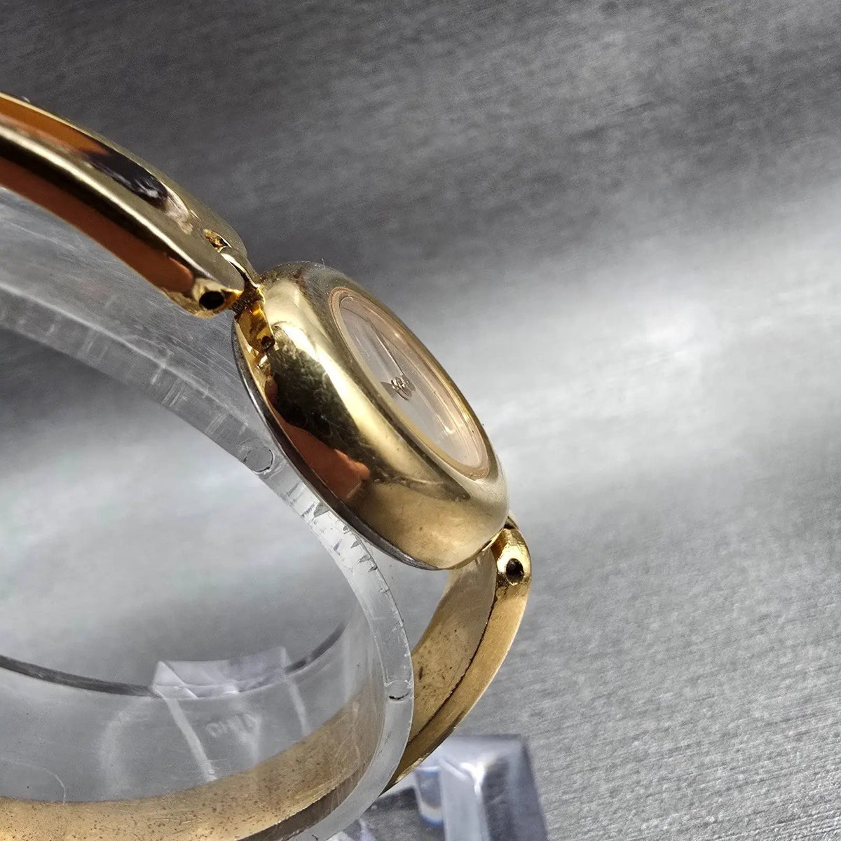Seiko Alba Watch Women 19mm White Dial Gold Tone Round V232-0230 New Battery3