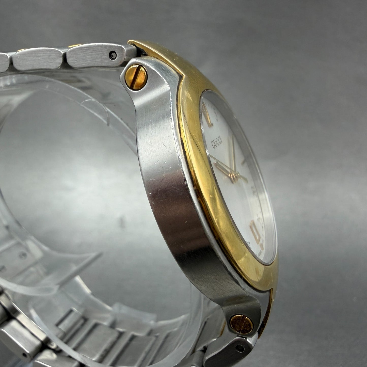 Gucci 8900M Watch Men 35mm Silver Dial Two Tone Date Round New Battery Vintage3