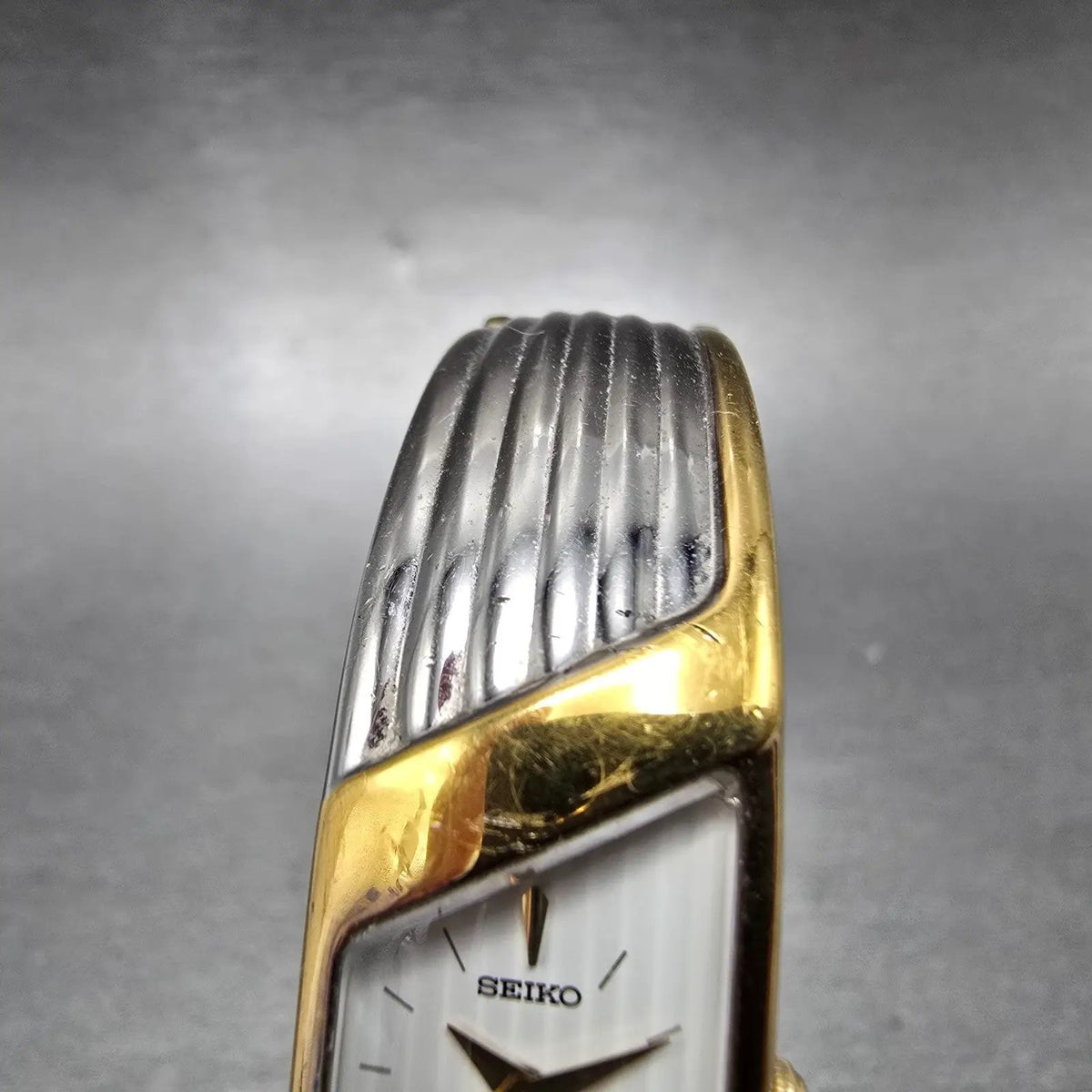 Seiko  Watch Women 15mm White Dial Two Tone Rectangle Bangle 1f20-6f60 New Batt5