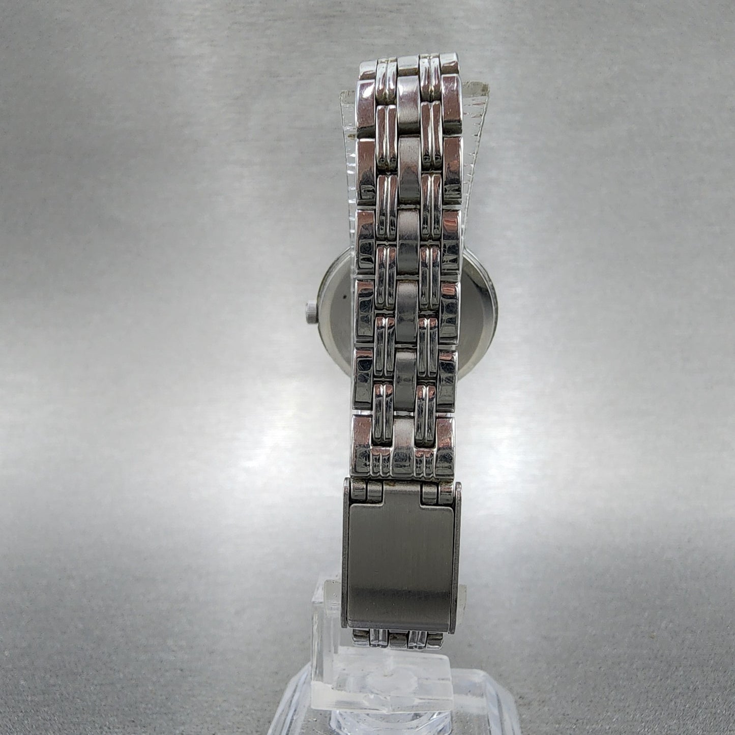 Seiko ALBA Solar Watch Women 27mm Silver Dial Silver Tone Round V1810AL0 Runs7