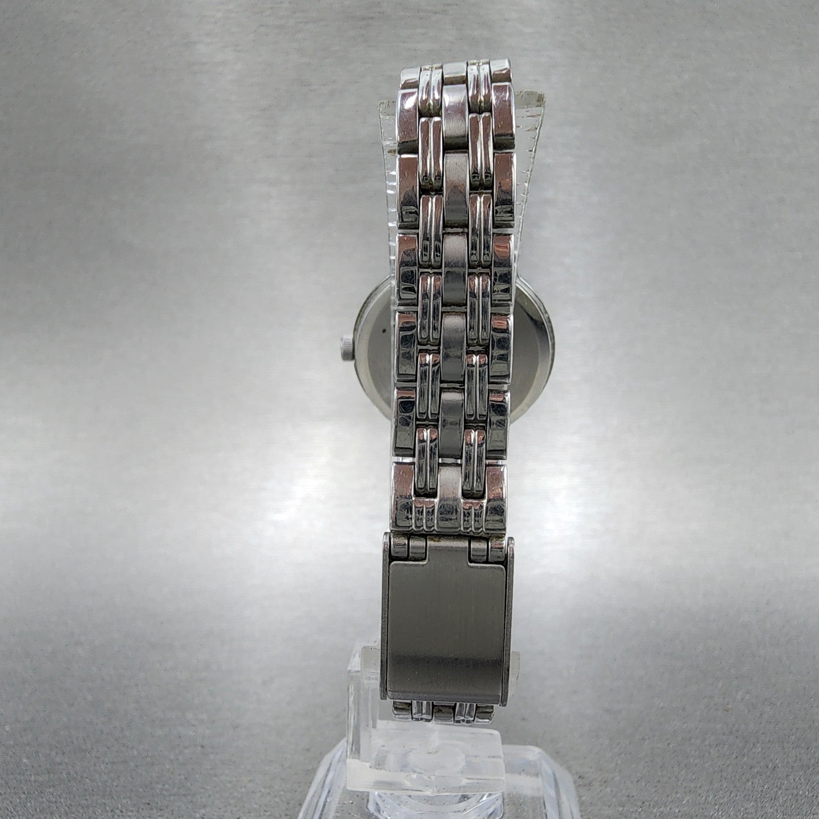 Seiko ALBA Solar Watch Women 27mm Silver Dial Silver Tone Round V1810AL0 Runs7