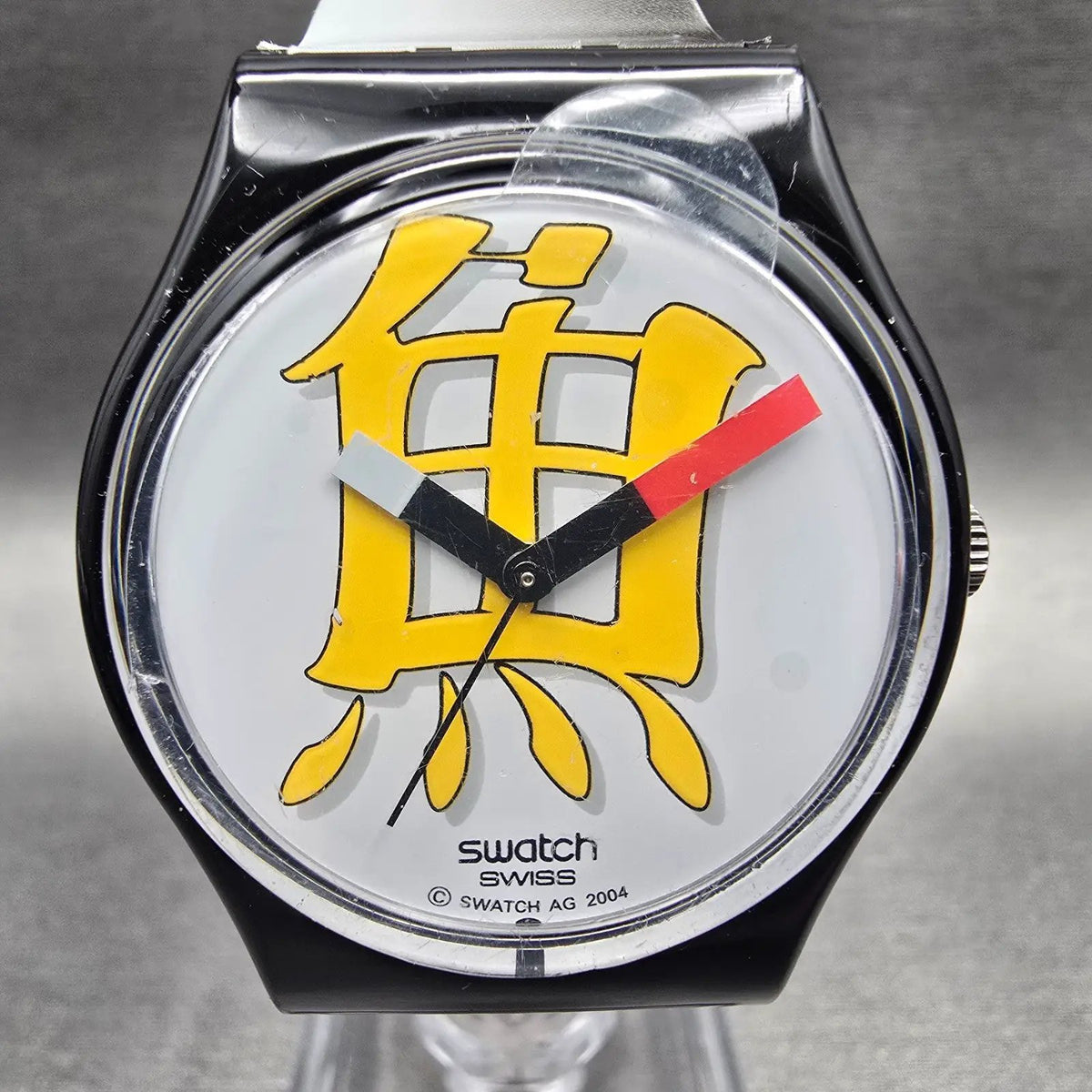 Swatch Prosperous Fish Mens Watch 34mm White Dial Black Tone Round GB226 New Bat1