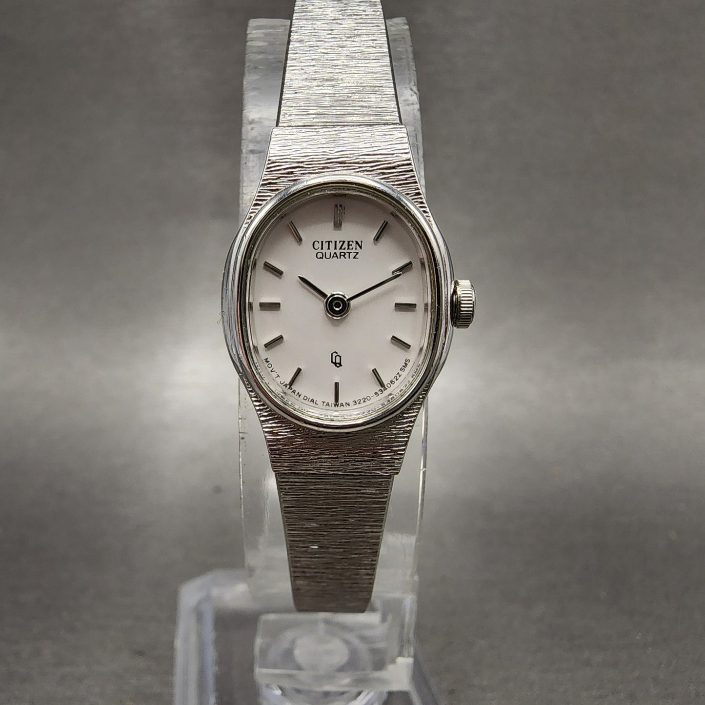 Citizen CQ Watch Women 17  White Dial Silver Tone Oval 3220S09532 New Battery0