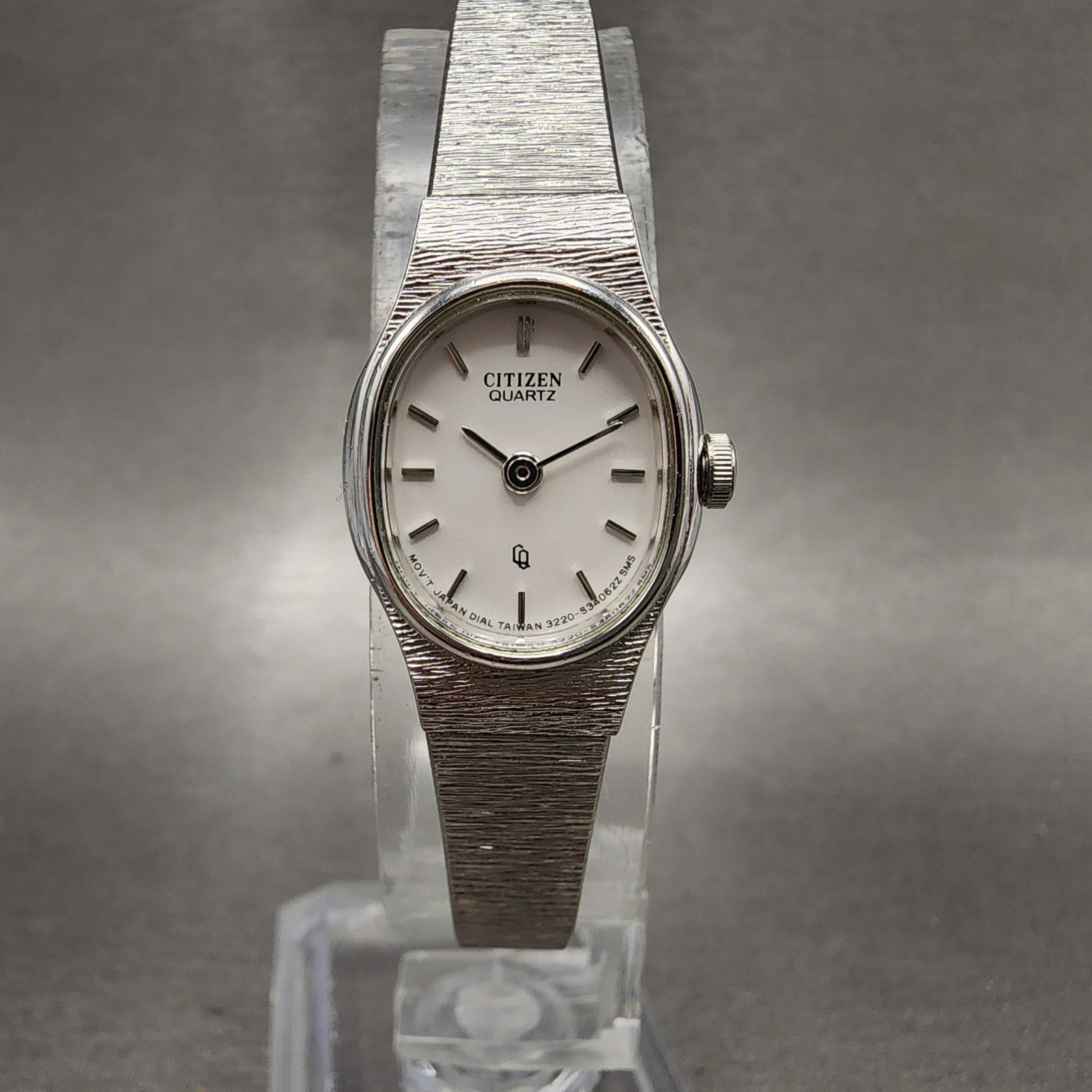 Citizen CQ Watch Women 17  White Dial Silver Tone Oval 3220S09532 New Battery0
