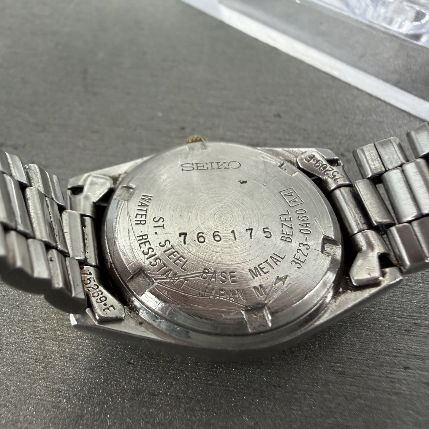 Seiko SQ Watch Women 24mm Gold Dial Two Tone Daydate Round 3E23-0A60 New Batt KD9