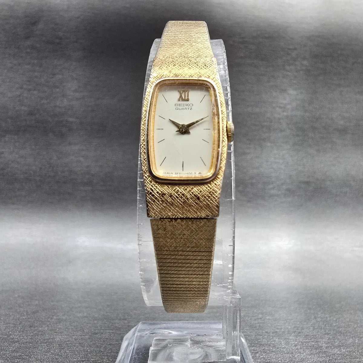 Seiko Watch Women 13mm Ivory Dial Gold Tone Rectangle 2E20-6139 New Battery5