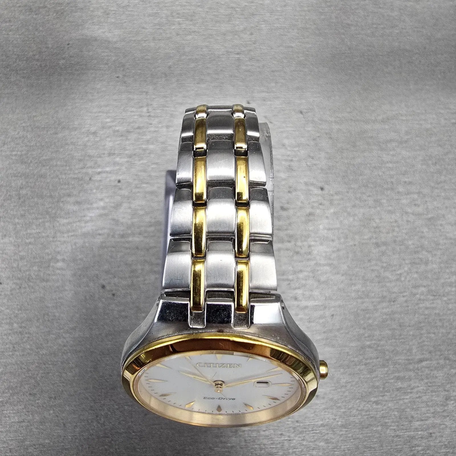Citizen Eco-Drive Watch Women 32mm White Dial Two Tone Date E011-R008129 Works4