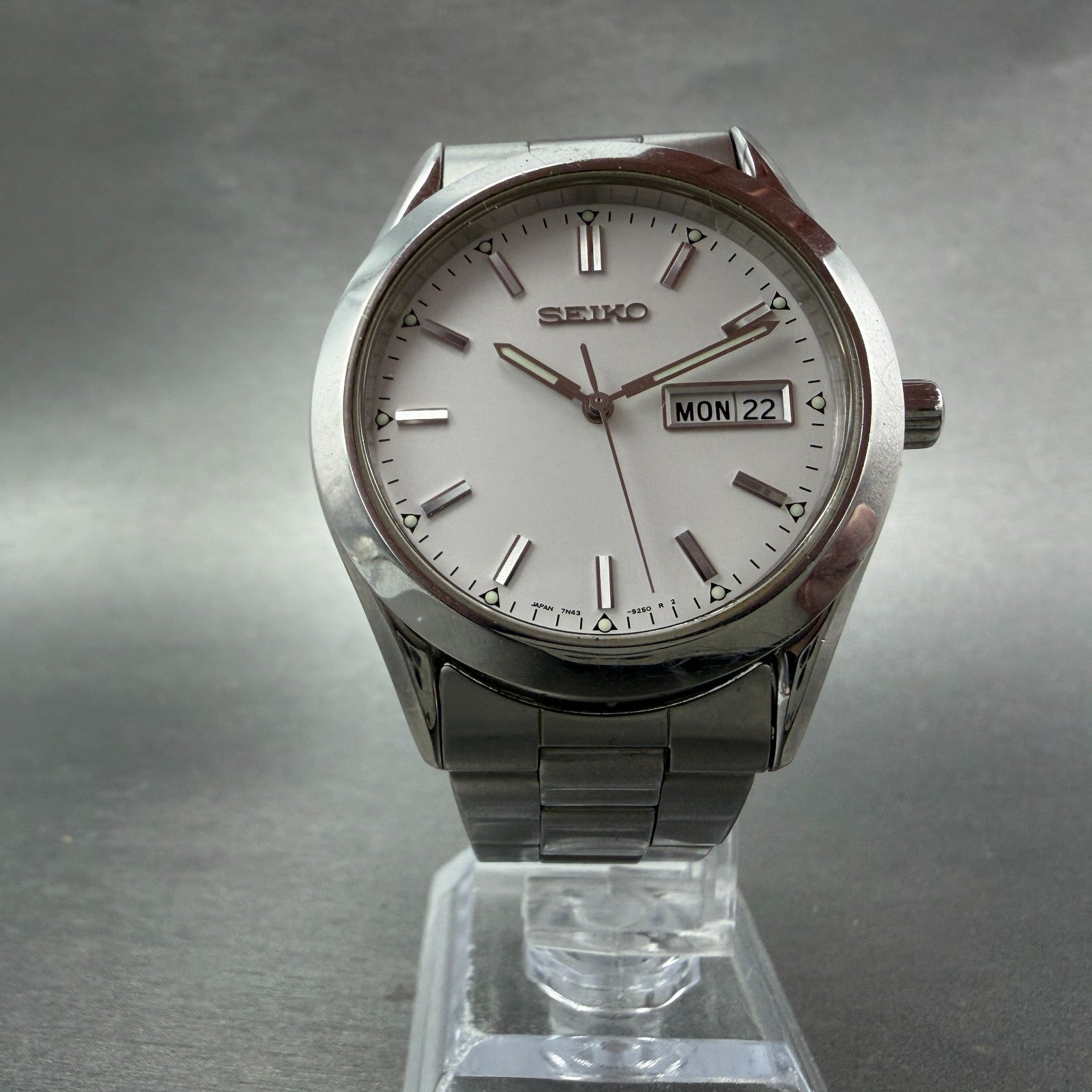 Seiko Watch Men 37mm White Dial Silver Tone Daydate Round 7N43-9080 New Battery5