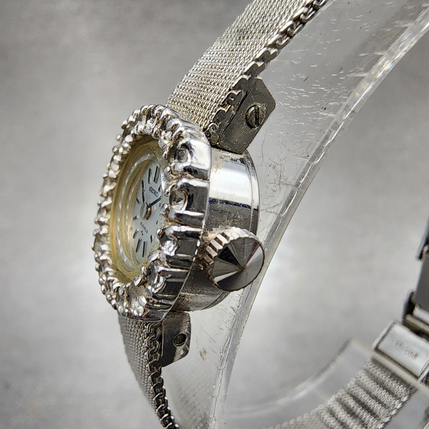 Seiko Watch Women 17mm Silver Dial White Gold Plated Gem Bezel Manual Wind2