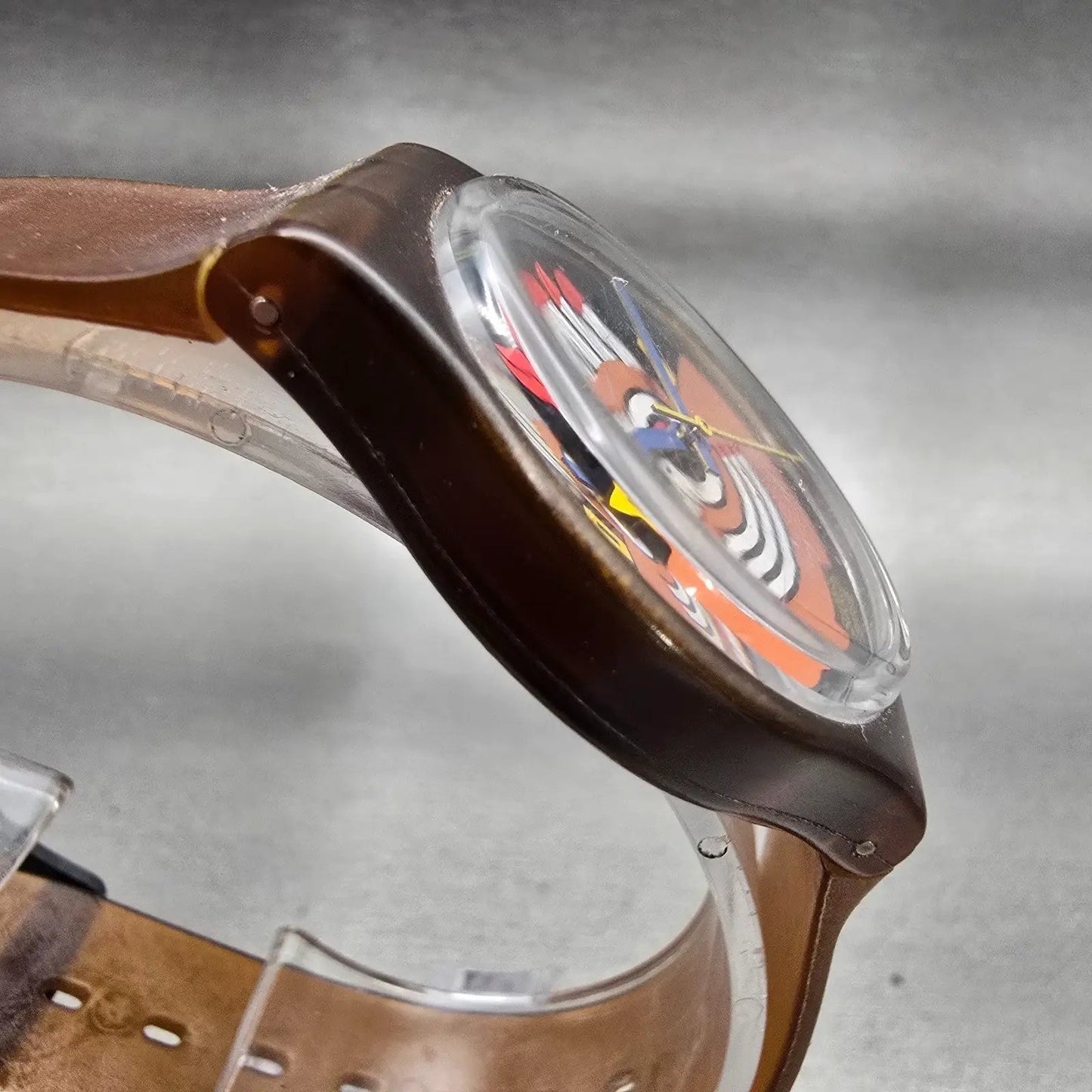 Swatch RUFFLED FEATHERS Watch Men Brown Dial Brown Round GF100 New battery VTG3
