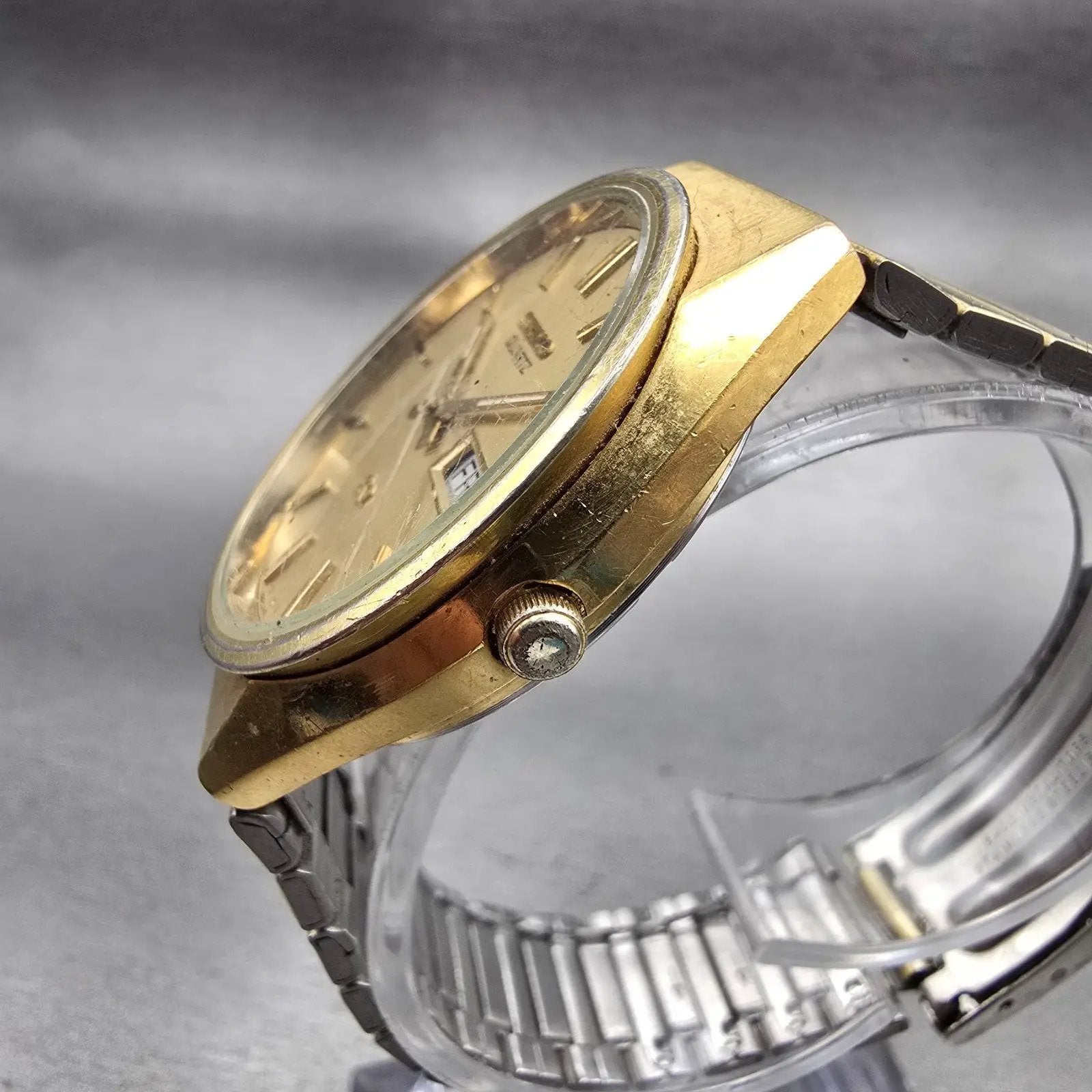 Seiko SQ Watch Men 34mm Gold Dial Gold Tone Daydate Round 8223-8009 New Battery2