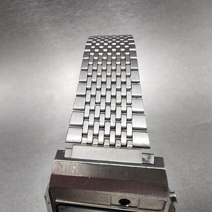Seiko Digital Watch Men 33mm Silver Tone Alarm Chrono A639-5039 READ!!!!