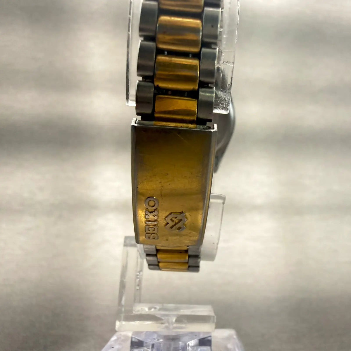 48304732