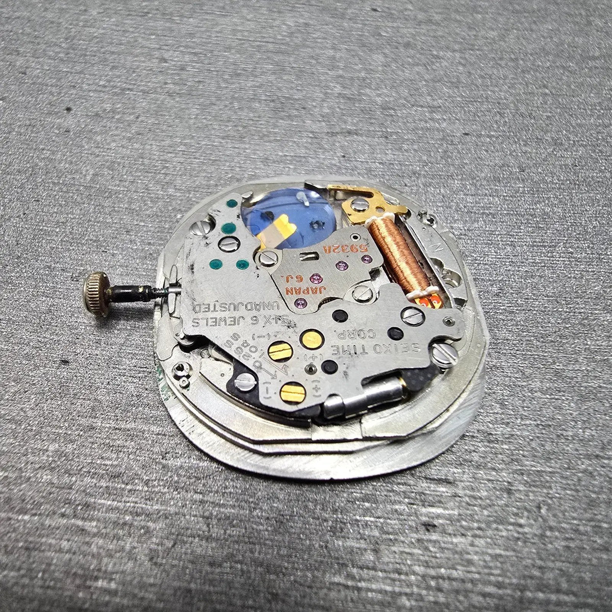 Seiko 5932A Quartz Movement Date Three Hand Parts Vintage 6 Jewels1